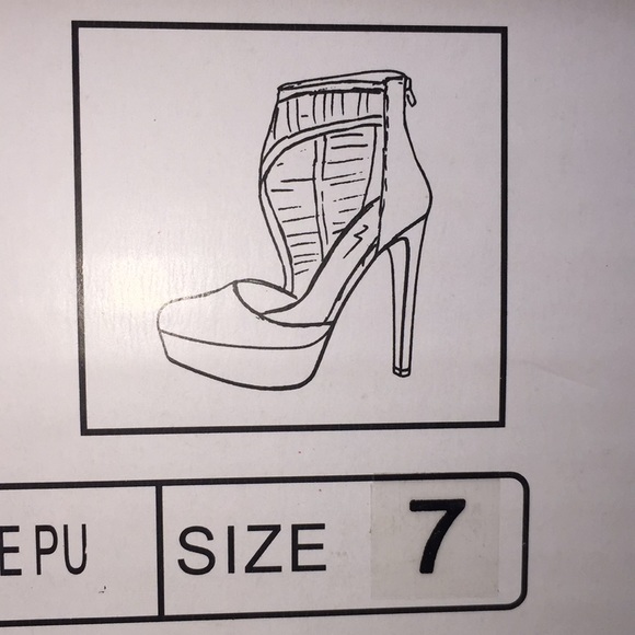 Qupid Women’s Platform Green Faux Snakeskin 5.5 in Heels Size 7 - Picture 15 of 16